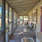 Secluded Mountain Hideaway Less Than 8 Miles To Bass Lake!