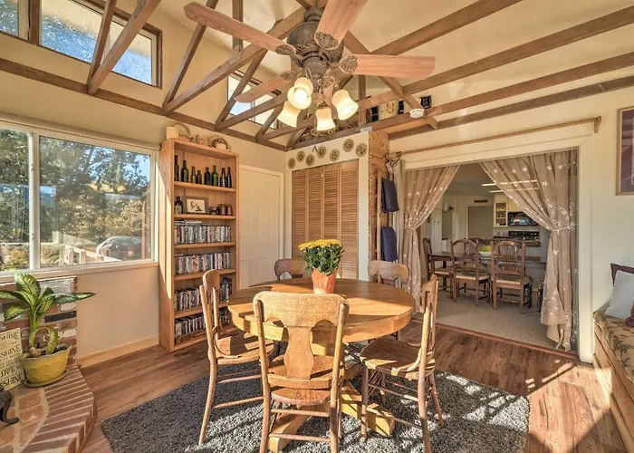 Secluded Mountain Hideaway Less Than 8 Miles To Bass Lake!