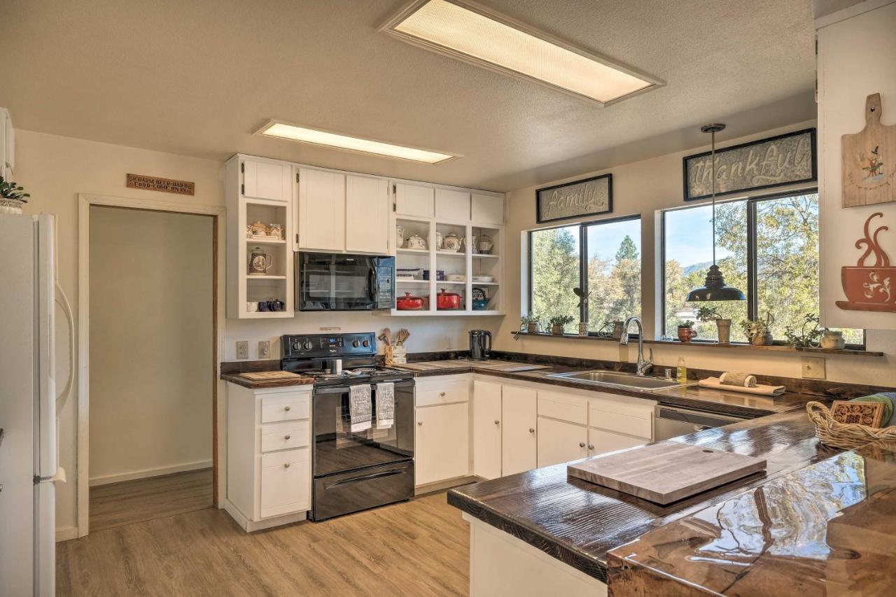 Secluded Mountain Hideaway Less Than 8 Miles To Bass Lake! Vakantiehuis